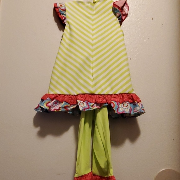 Two piece mathcing set. - Picture 4 of 4